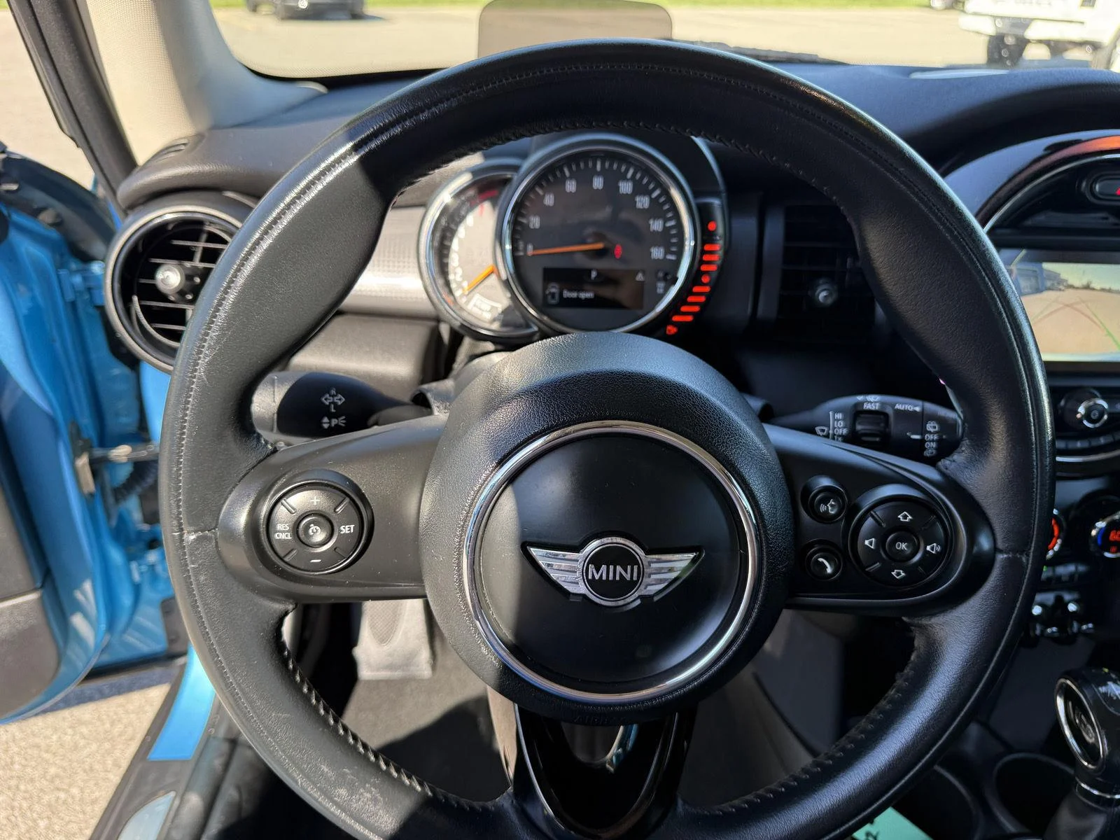 Used 2016 Electric Blue Metallic MINI HATCHBACK image 20