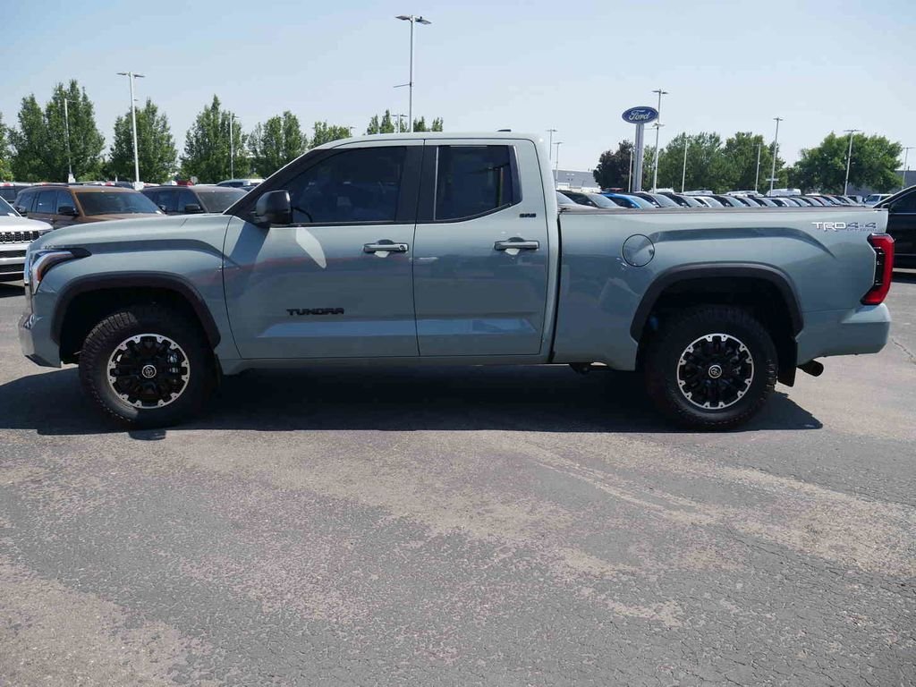 Used 2024  Toyota SR5 image 18