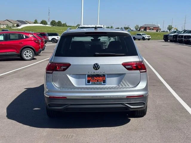 Used 2022 Pyrite Silver Metallic Volkswagen  image 4