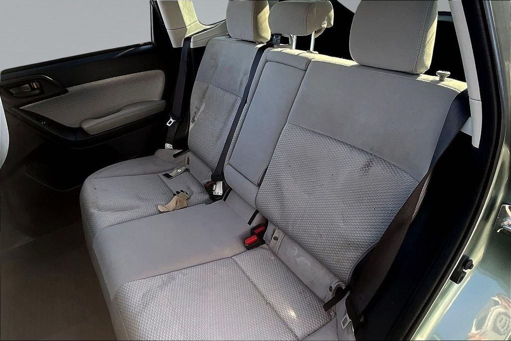 Used 2018 Green Subaru 2.5i Premium image 18