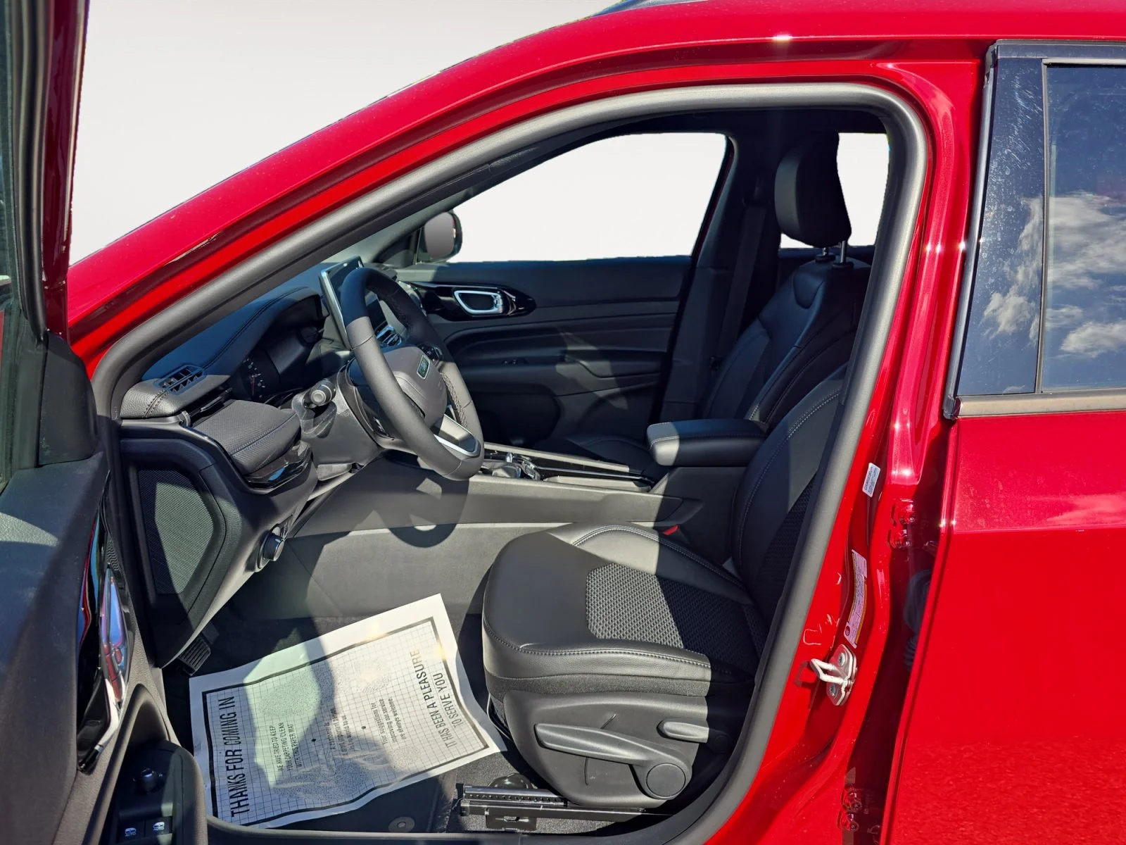New 2026 Red Hot Pearlcoat Jeep Latitude Altitude image 21