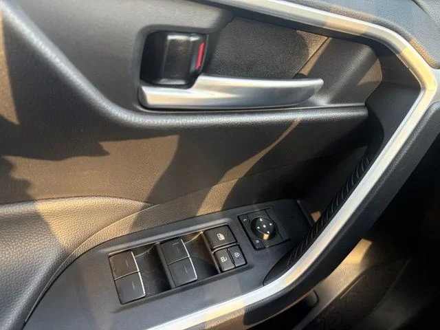 Used 2025 White Toyota XLE image 13