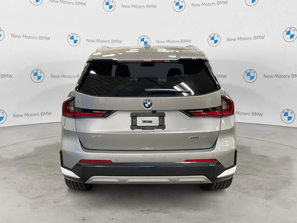 Used 2026 Silver Metallic BMW xDrive28i image 4