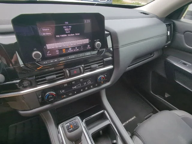 Used 2025 Silver Nissan SV image 16