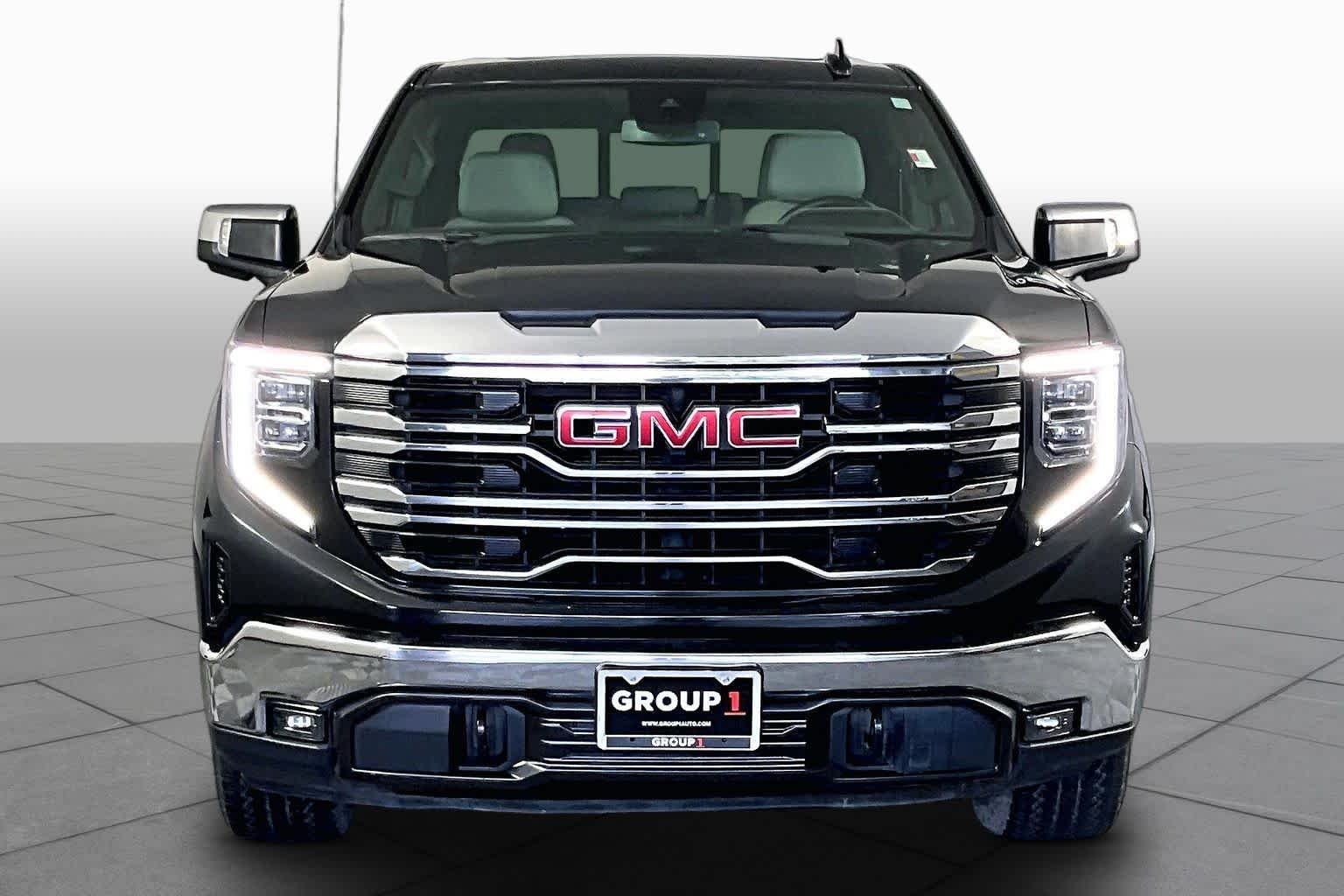 Used 2023 Onyx Black GMC SLT image 4