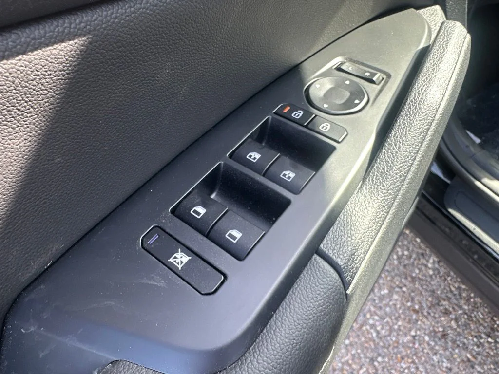 New 2027 Black Kia EX image 8