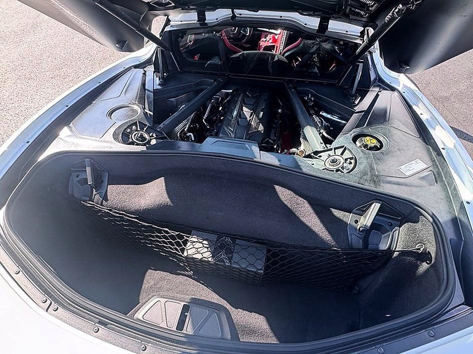 Used 2022 White Chevrolet Stingray image 11