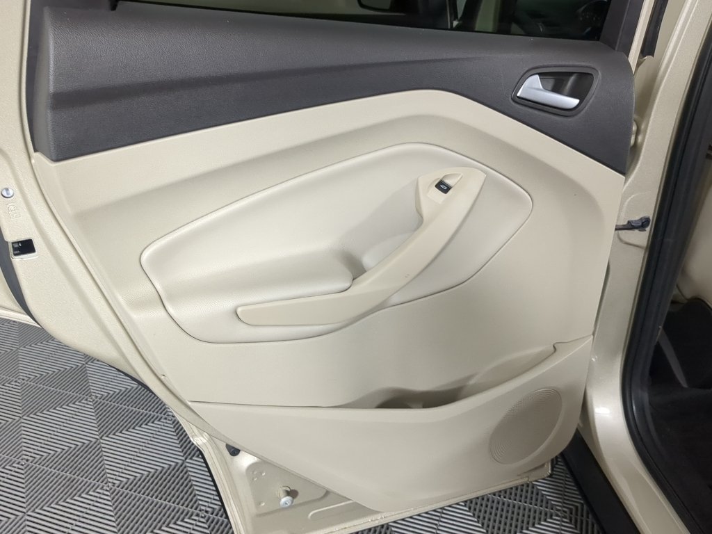 Used 2018 White Gold Metallic Ford SEL image 16