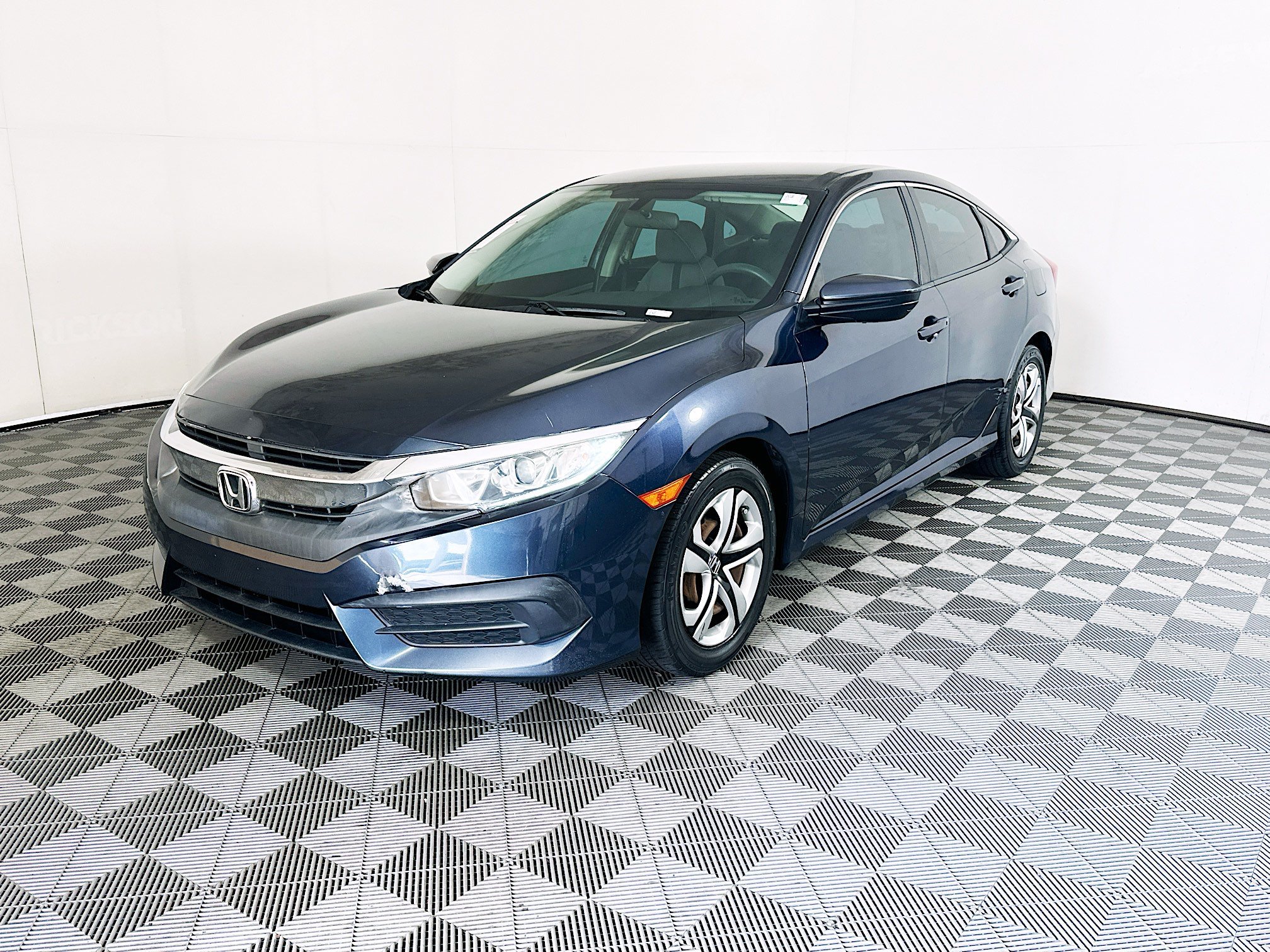 Used 2018 Gray Honda LX image 7
