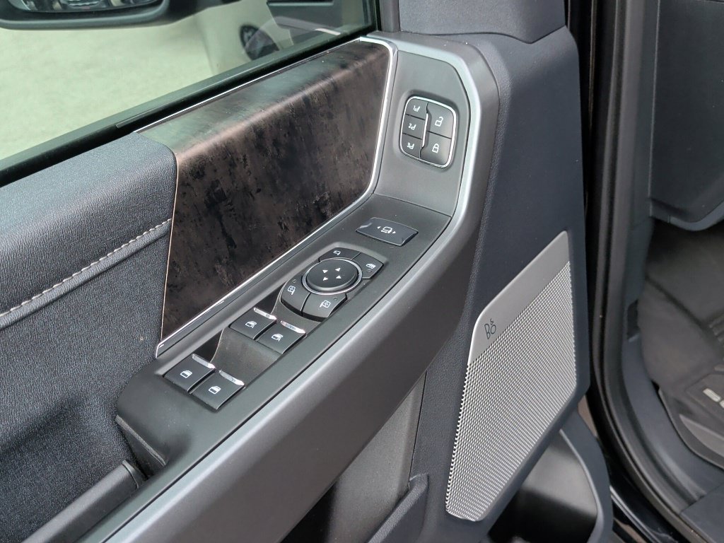 Used 2025 Agate Black Metallic Ford Lariat image 12