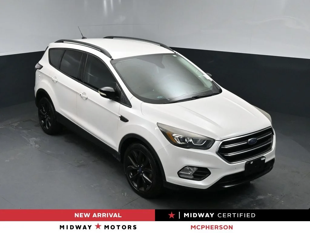 2017 Ford Escape Titanium's photo