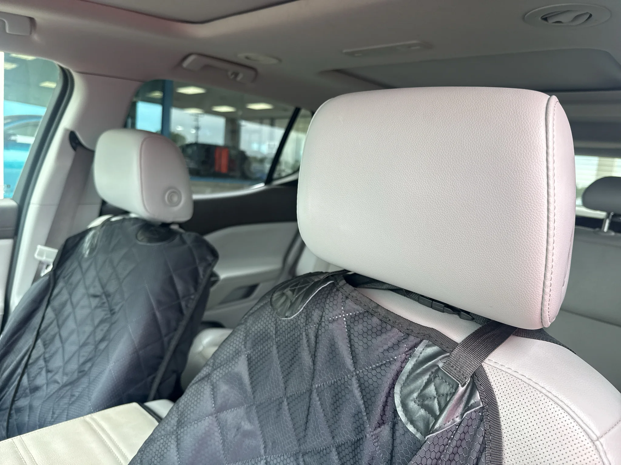 Used 2019 White Frost Tri-Coat GMC SLT image 12