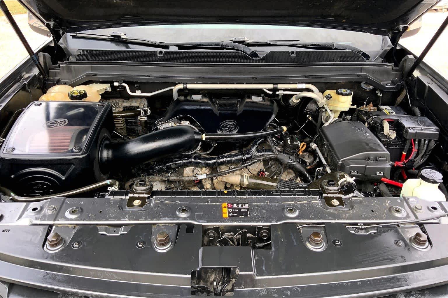 Used 2016 Cyber Gray Metallic Chevrolet 4WD LT image 31