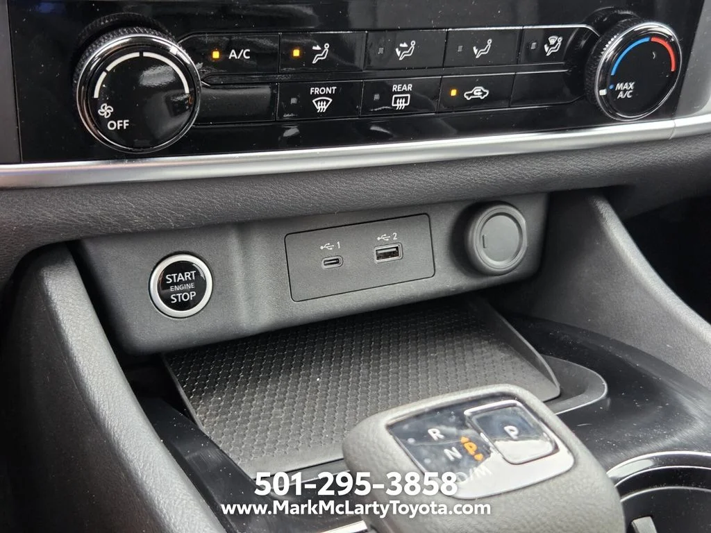 Used 2021 Black Nissan S image 18