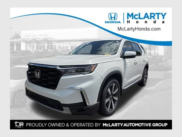 Certified Used 2024 Platinum White Pearl Honda Touring image 13