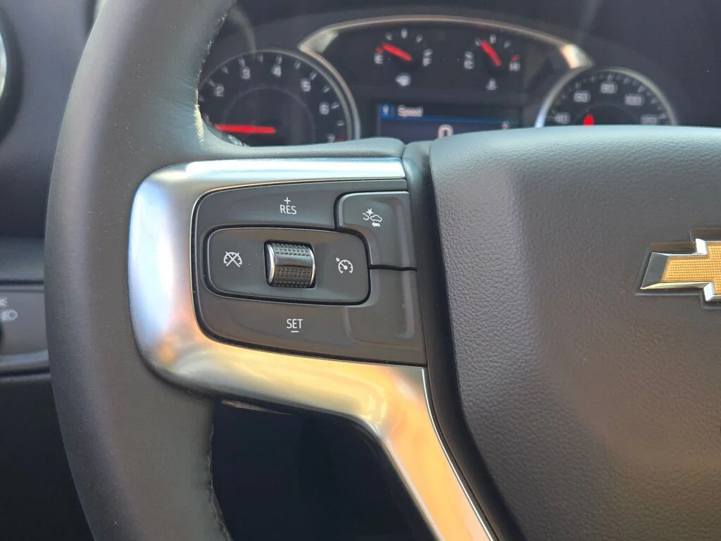 Used 2022 White Chevrolet LT image 30