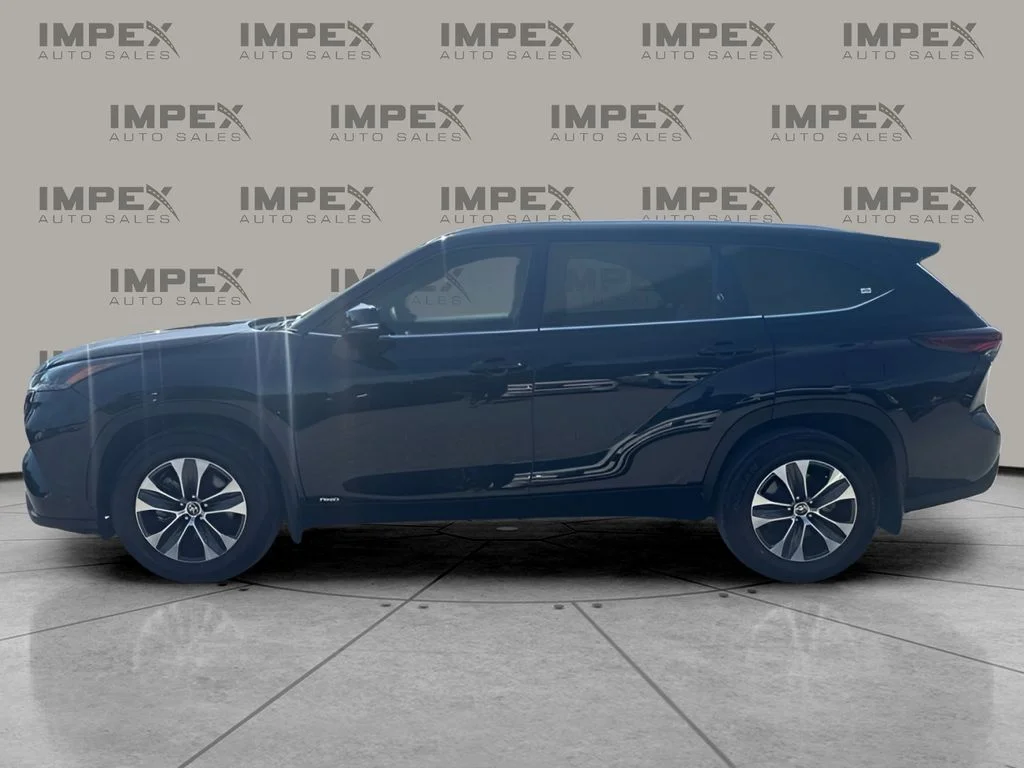 Used 2025 Black Toyota XLE image 2