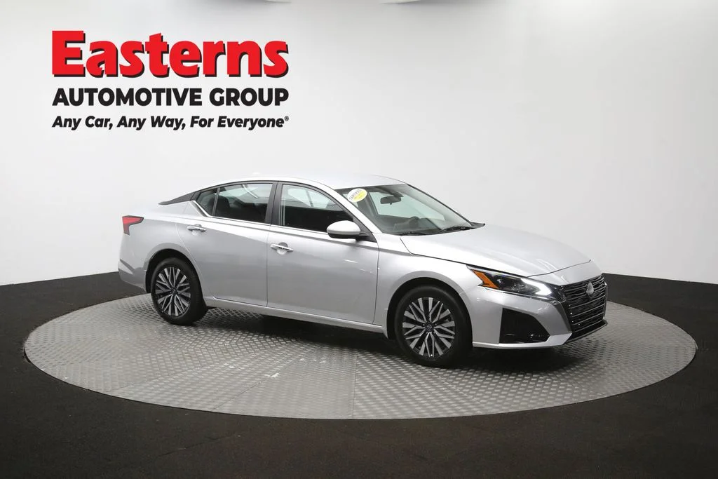 Used 2023 Silver Nissan 2.5 SV image 47
