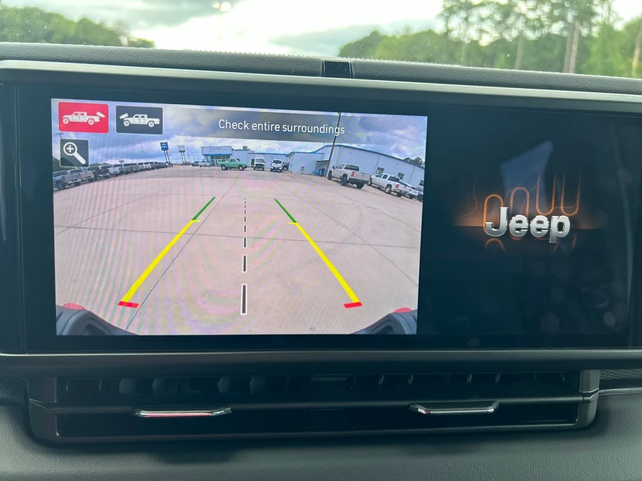 Used 2025 White Jeep Rubicon X image 13