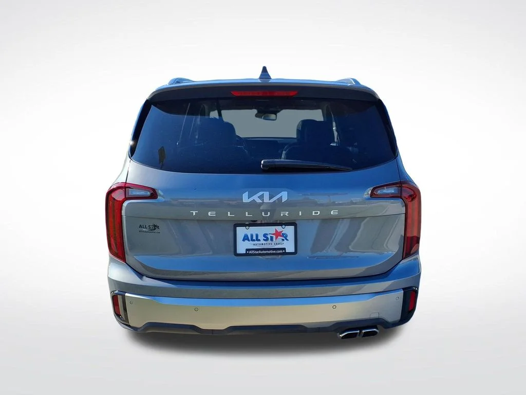 Used 2025 Silver Kia S image 7