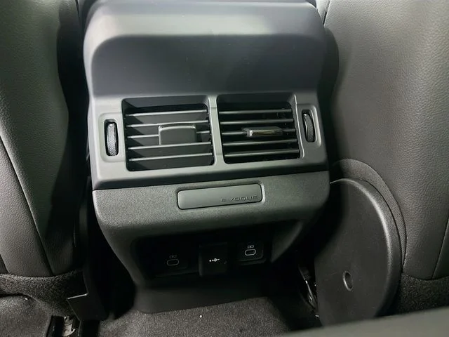 Used 2026  Land Rover Dynamic image 26