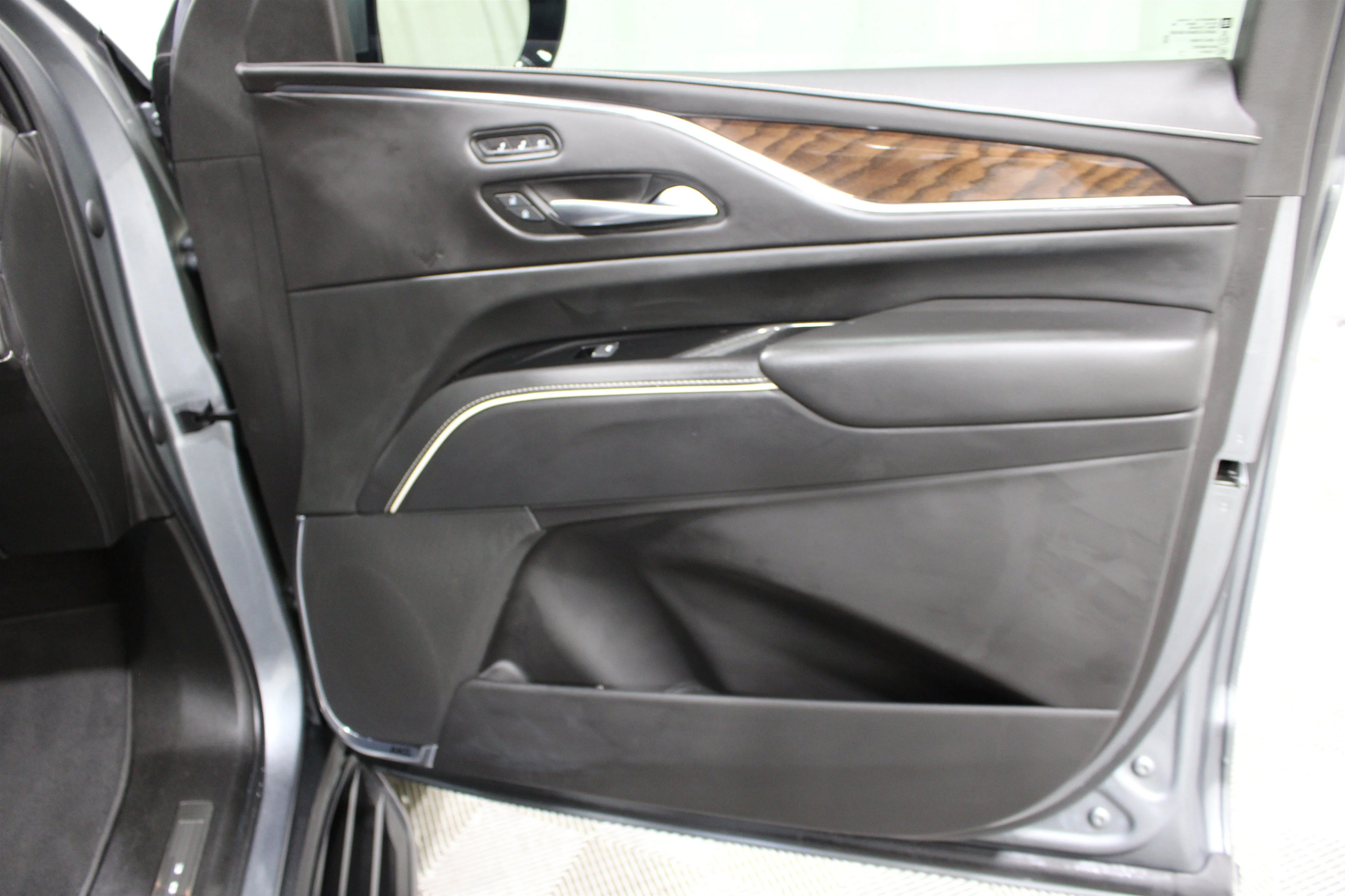 2022 Cadillac Escalade ESV Sport Platinum - Photo 32