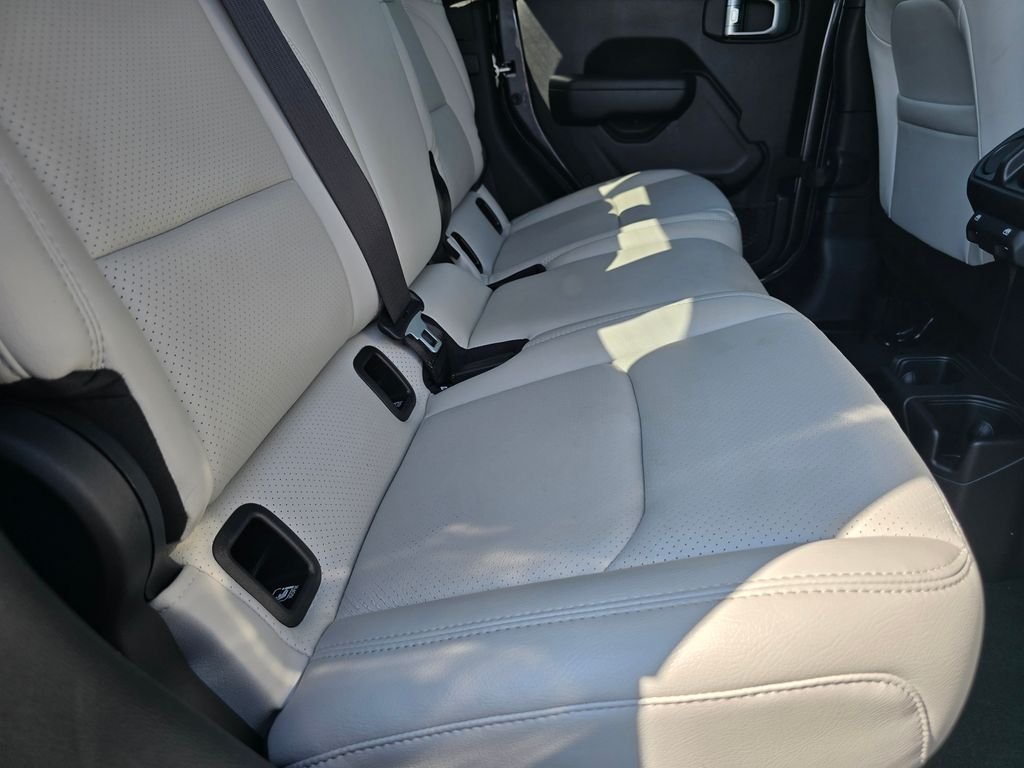 Used 2023 Gray Jeep Sport S image 19