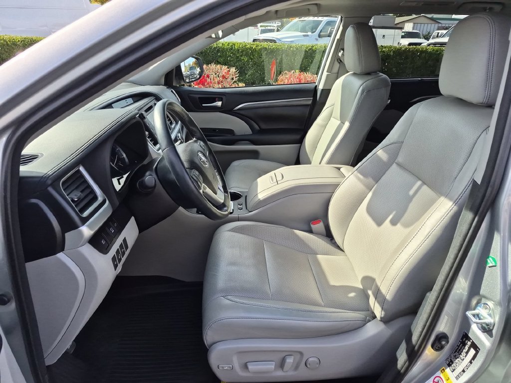 Used 2018 Silver Toyota Limited Platinum image 21