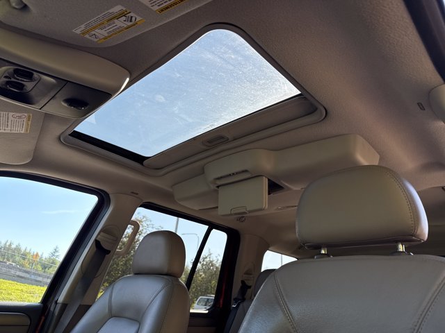 Used 2004 Red Fire Clearcoat Metallic Ford XLT image 16