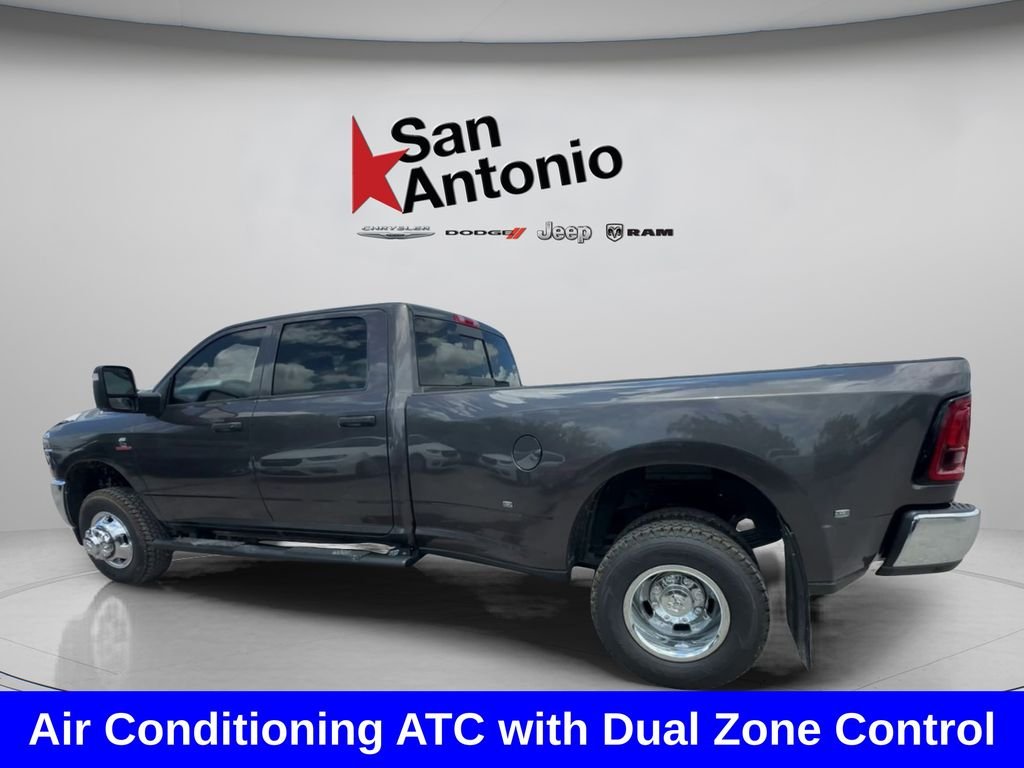 New 2026 Granite Crystal Metallic Clear-Coat Exterior Paint RAM Tradesman image 10
