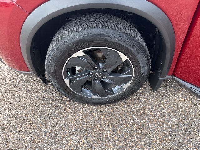 Used 2025 Red Nissan SV image 11
