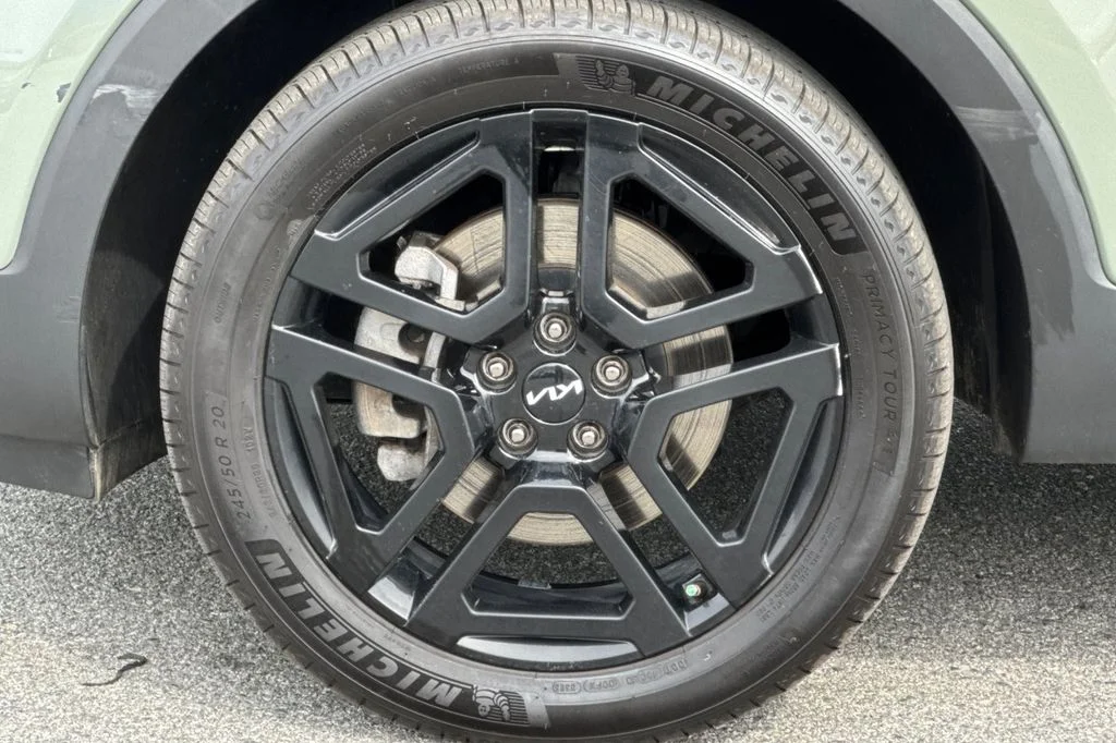 Used 2024 Jungle Green Kia EX X-Line image 30