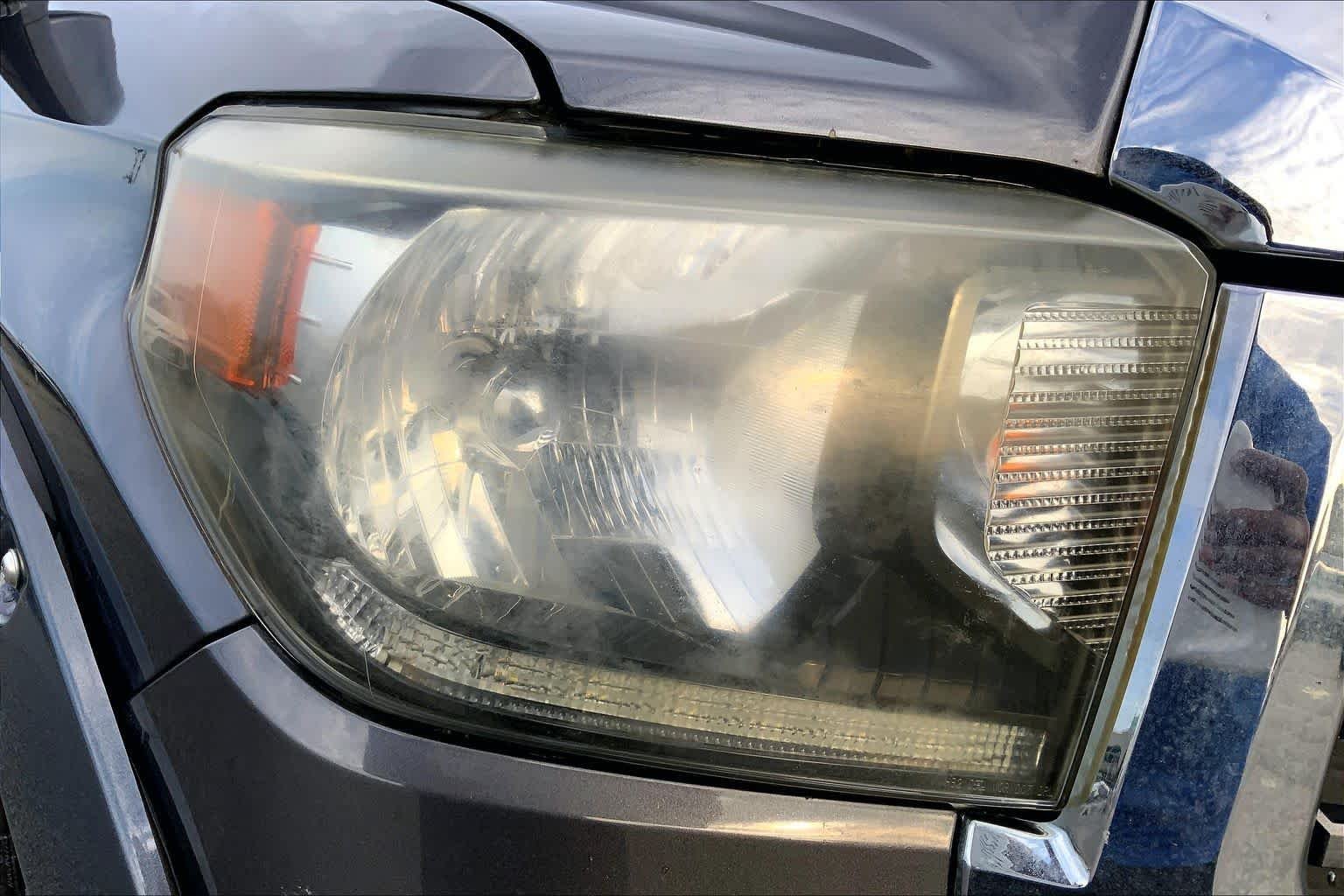 Used 2018 Magnetic Gray Metallic Toyota SR5 image 28
