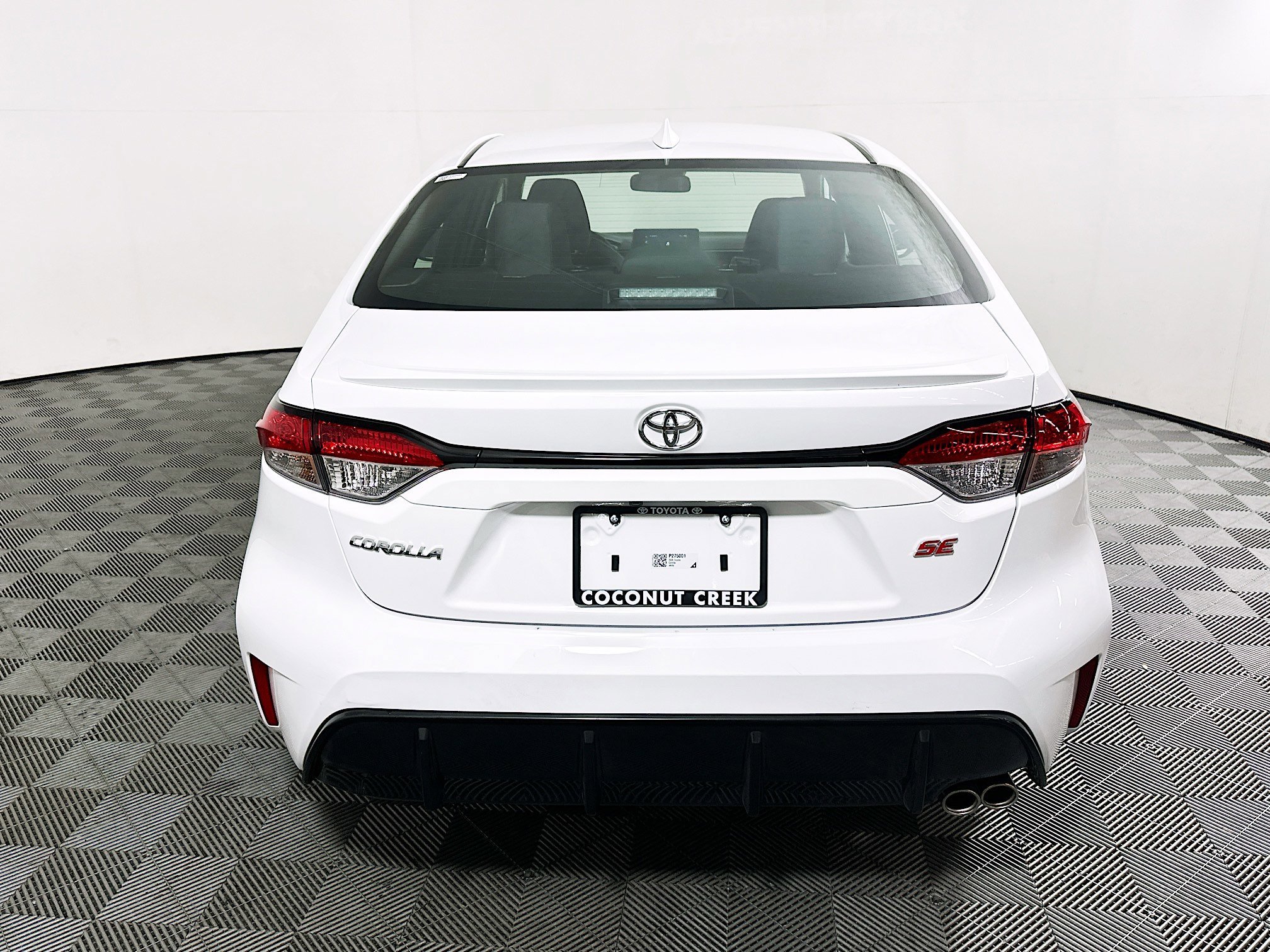 Used 2026 Ice Toyota SE image 4