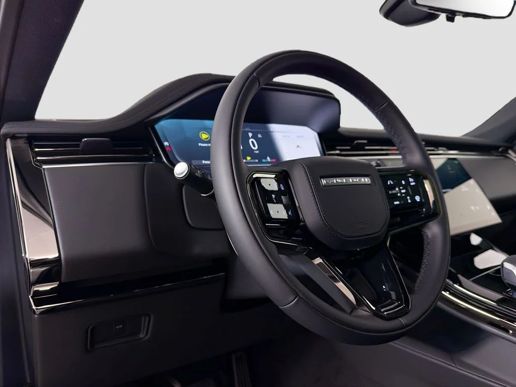 New 2026 Borasco Grey Land Rover Dynamic SE image 9