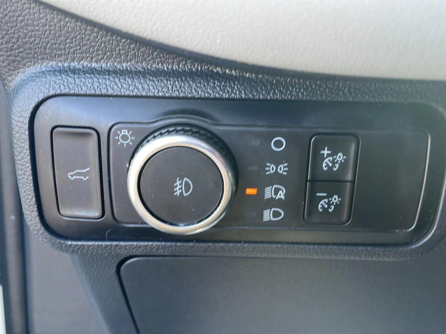 Used 2025 Star White Metallic Tri-Coat Ford Active image 13