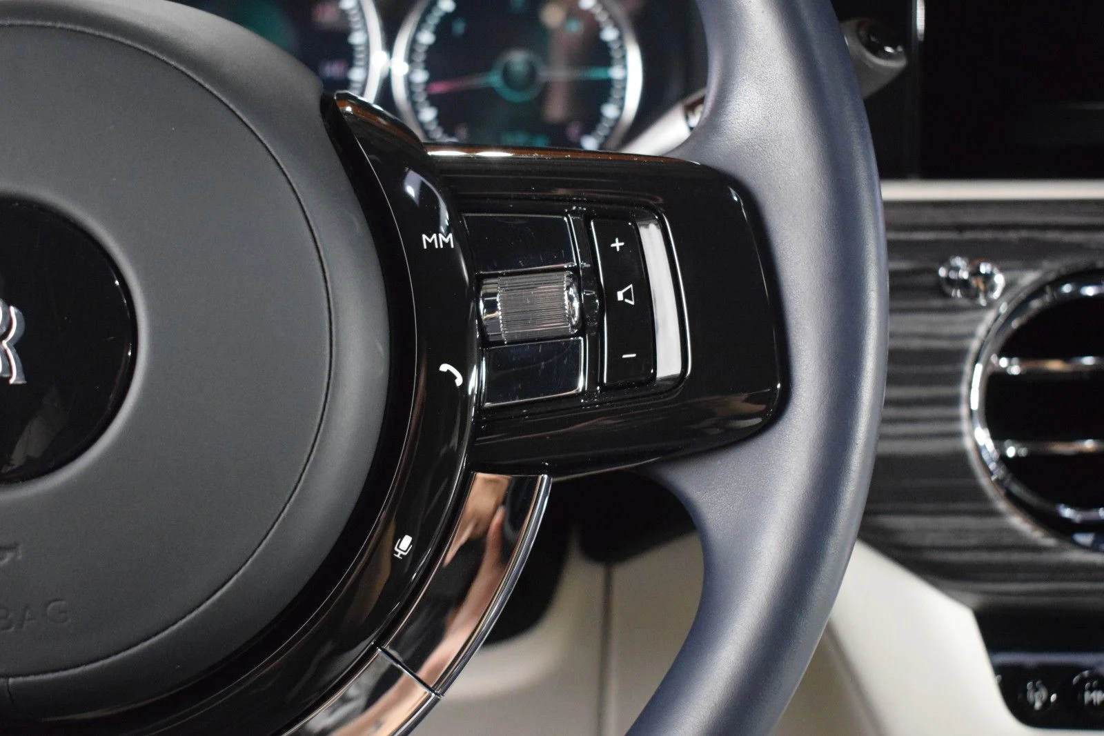 Used 2021 Blue Rolls-Royce  image 30