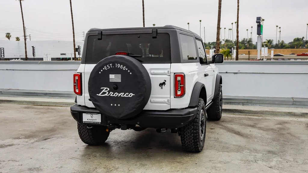 Used 2022 White Ford Badlands image 9
