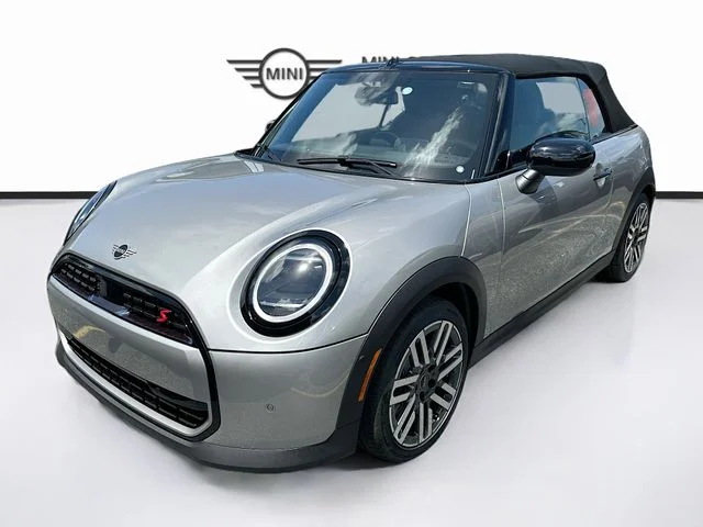 New 2026 Silver MINI Signature Plus image 3