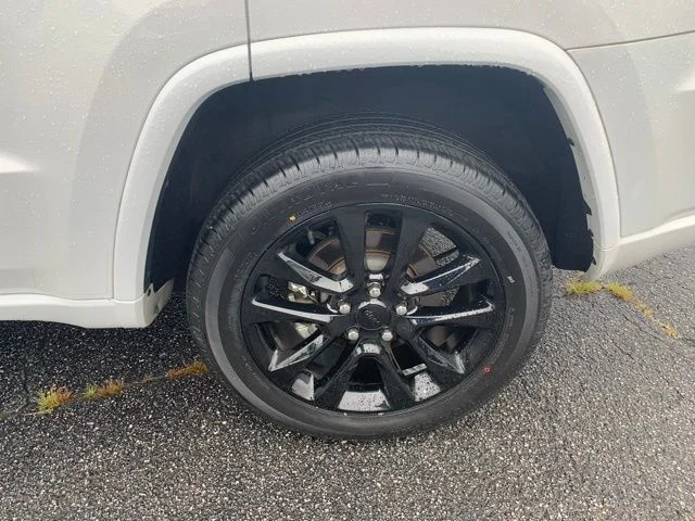 Used 2022 White Jeep Laredo X image 37