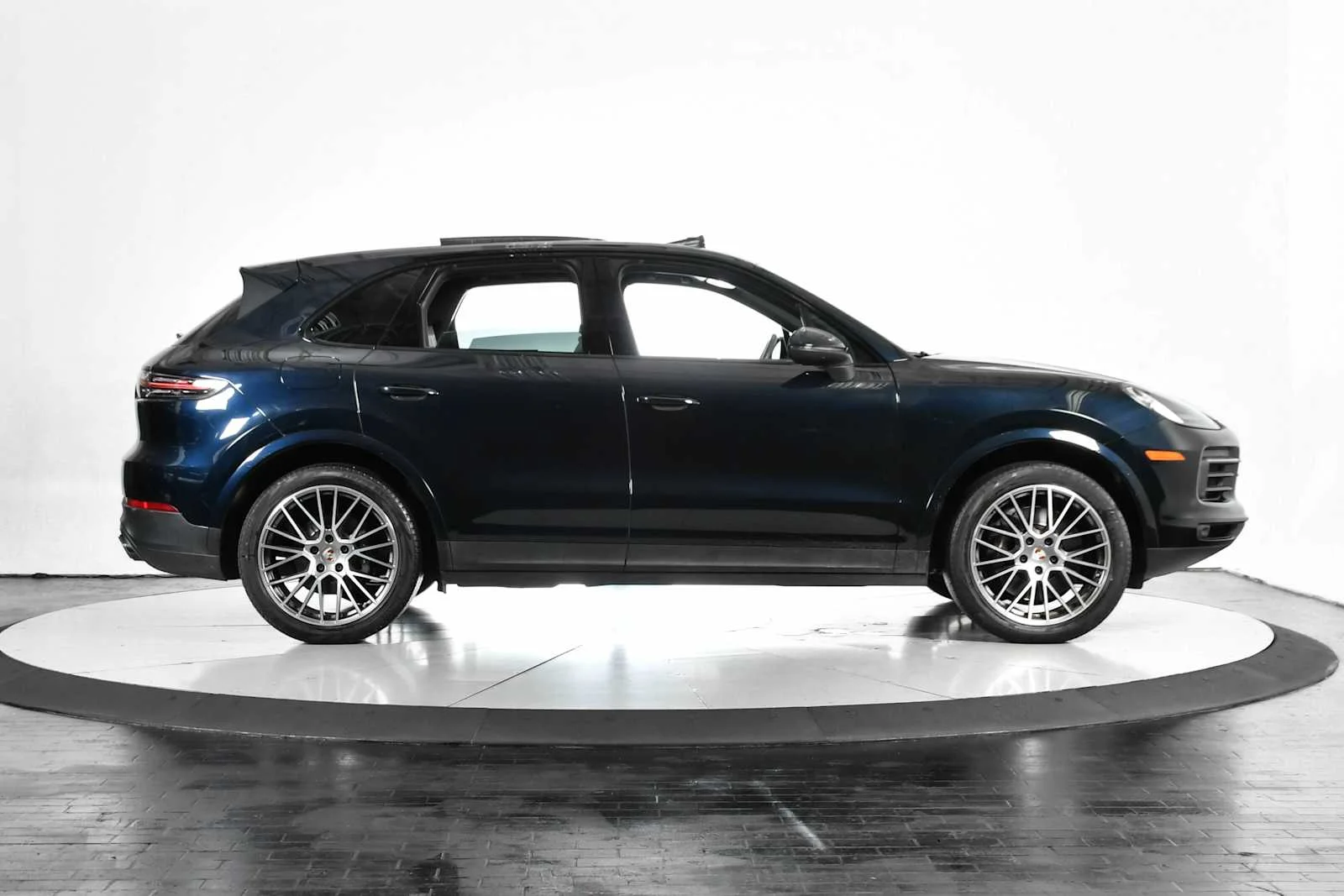 Used 2023 Black Porsche  image 7