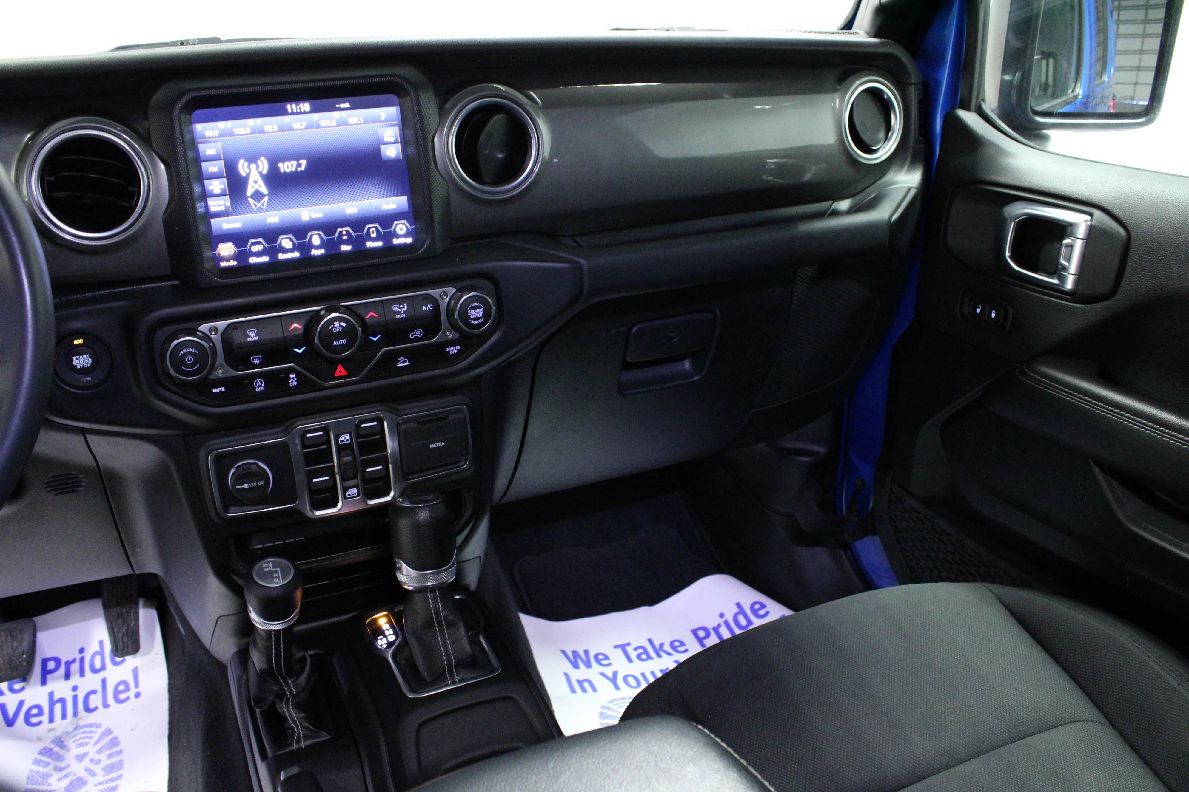 Used 2023 Hydro Blue Pearlcoat Jeep Sahara image 19