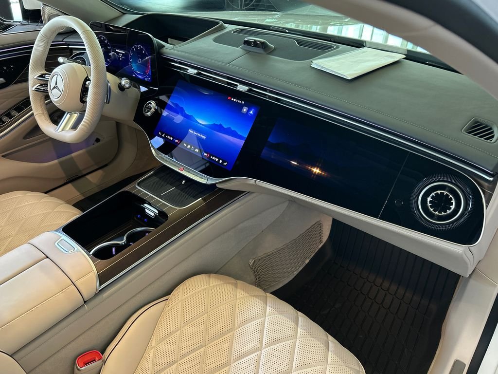 New 2027 MANUFAKTUR Moonlight White Metallic Mercedes-Benz S 580 image 22