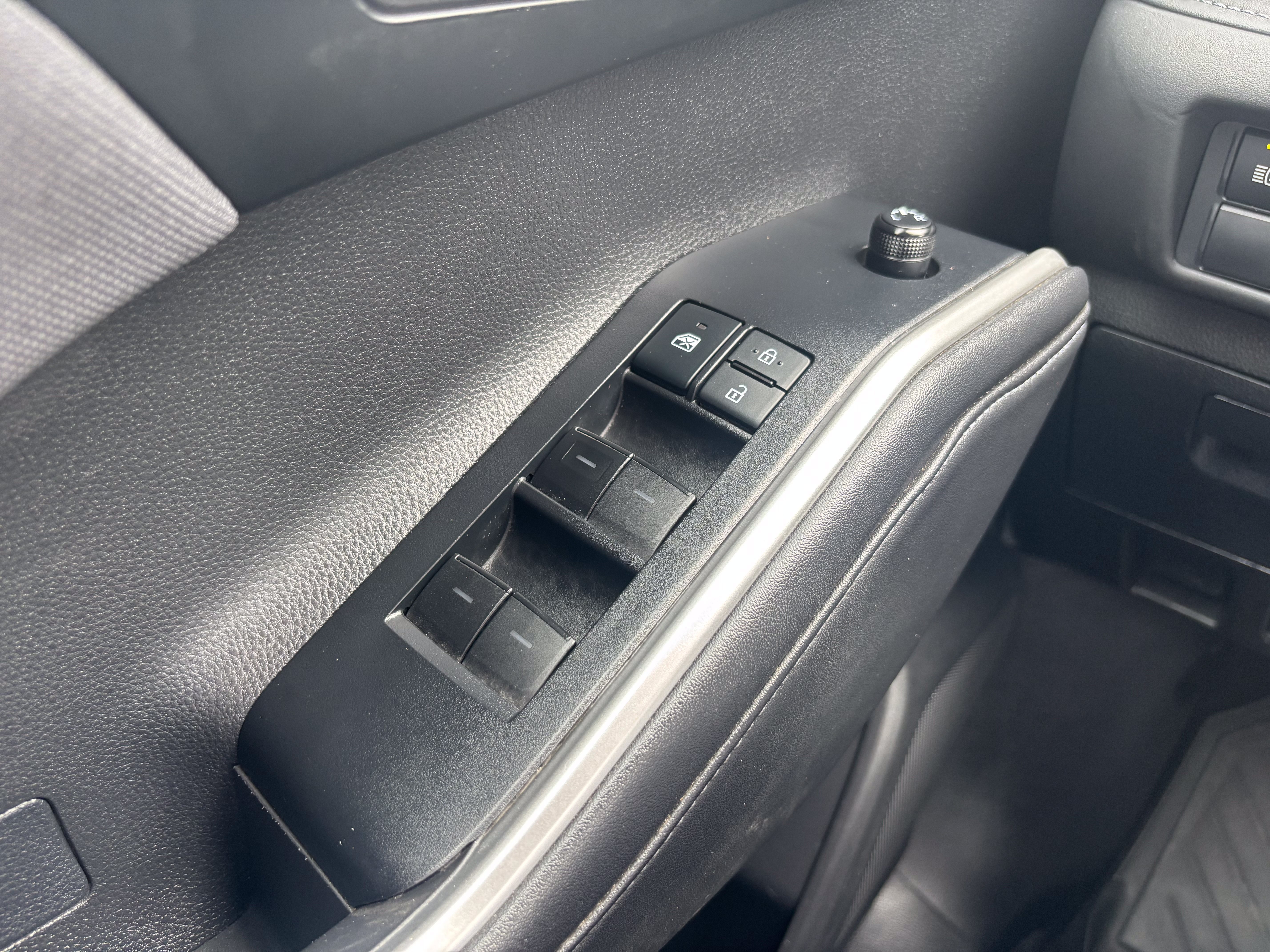Used 2020 Magnetic Gray Metallic Toyota L image 21