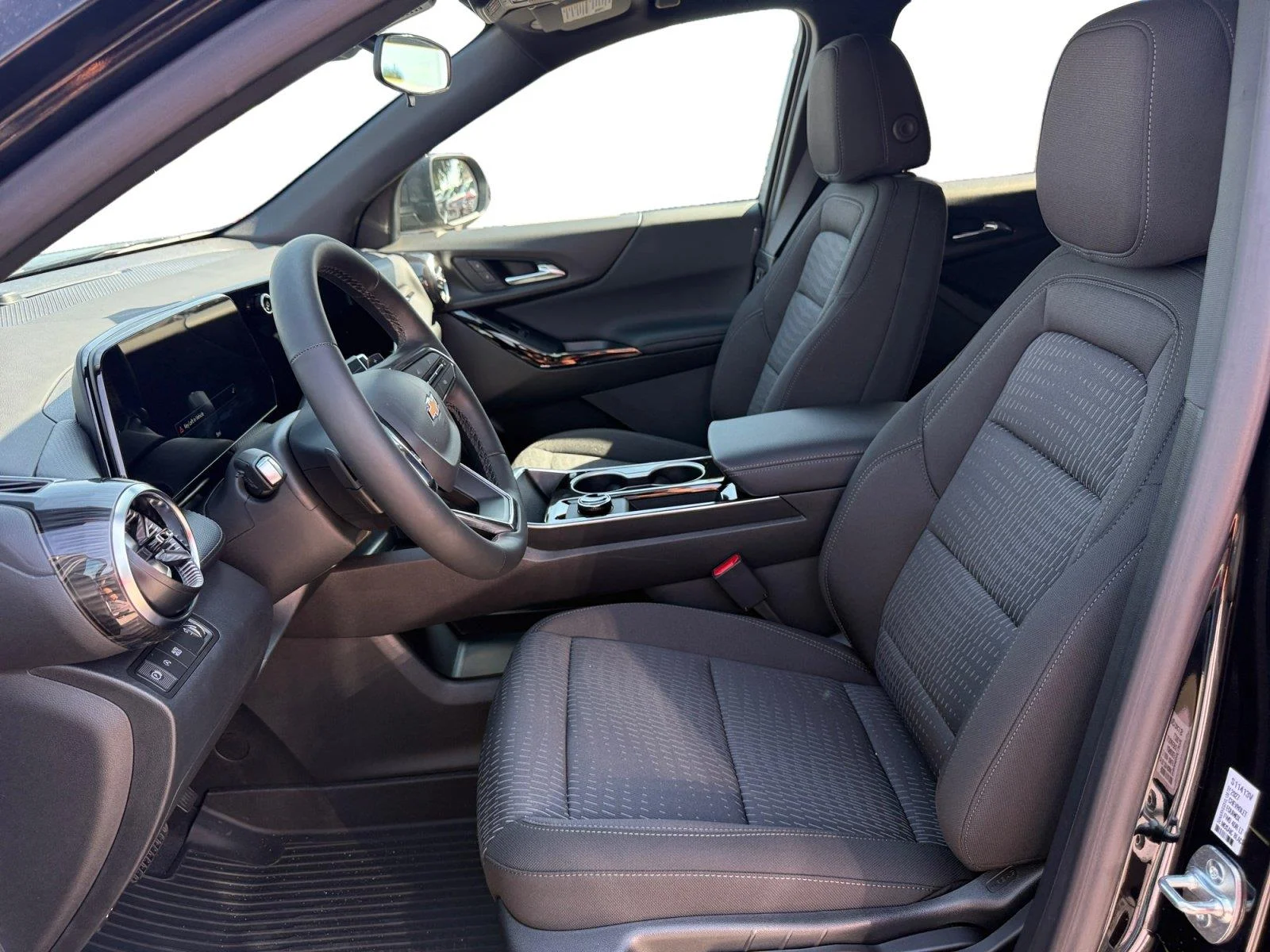 2027 Chevrolet Equinox LT - Photo 10
