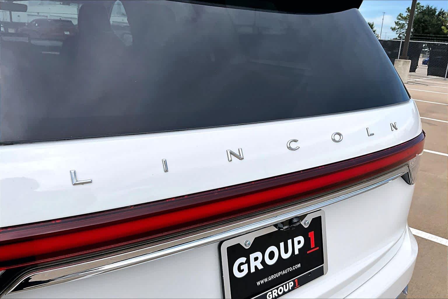 Used 2020 Pristine White Metallic Tri-Coat Lincoln Reserve image 30