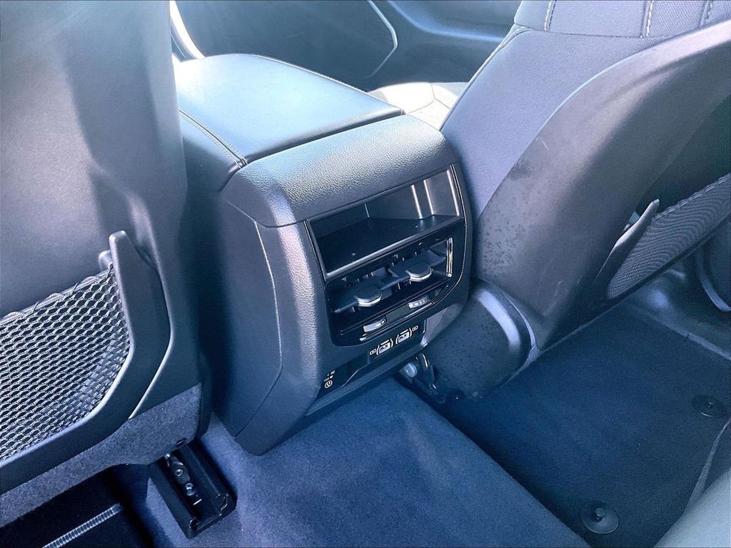 Used 2022 White Jeep Laredo image 29