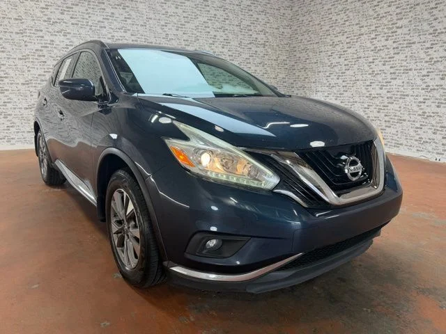 Used 2017 Arctic Blue Metallic Nissan SV image 7