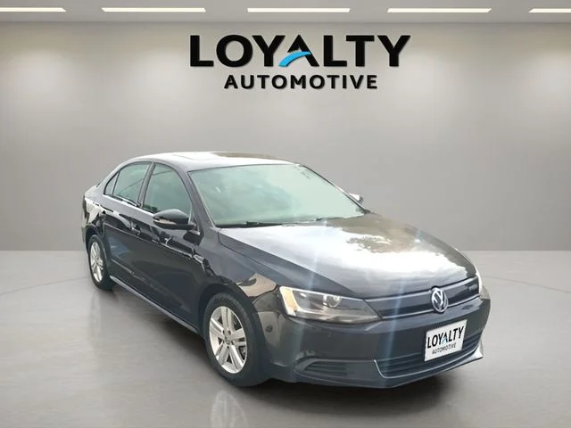 Used 2014 Black Volkswagen SEL image 9