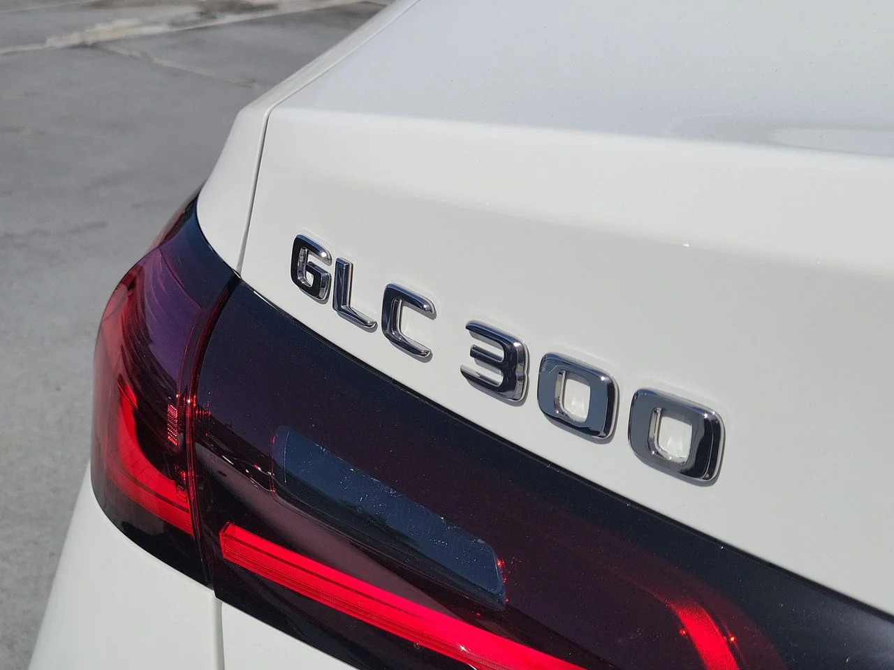 New 2027 Polar White Mercedes-Benz GLC 300 image 7